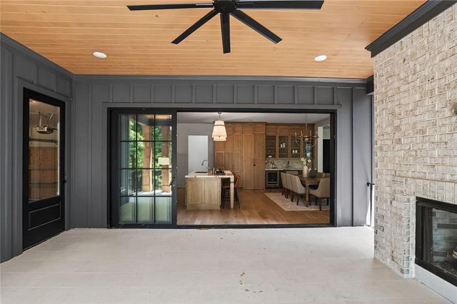 180 Thompson Place, Roswell, GA 30075