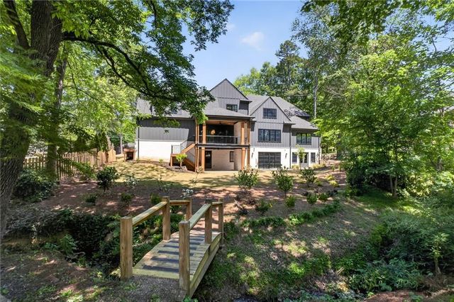 180 Thompson Place, Roswell, GA 30075