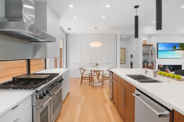 4135 Valley Ridge Road, Dallas, TX 75220