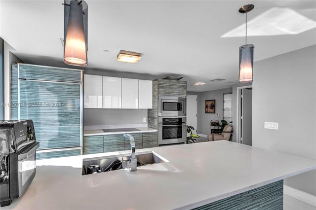 460 NE 28th St 1708, Miami, FL 33137