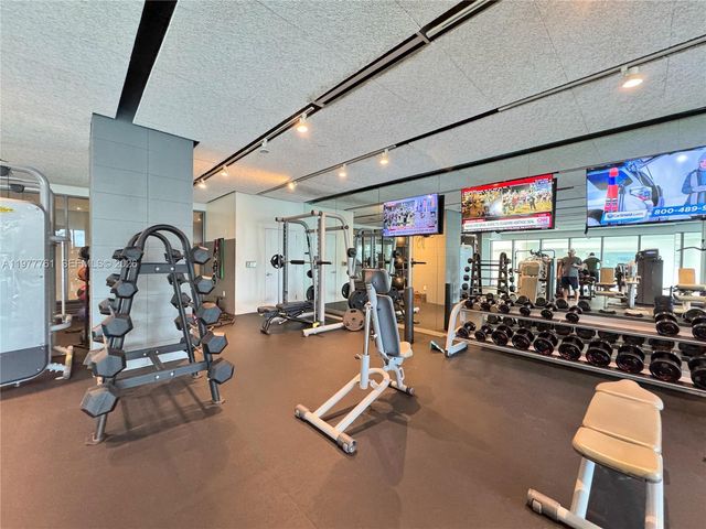 460 NE 28th St 1708, Miami, FL 33137