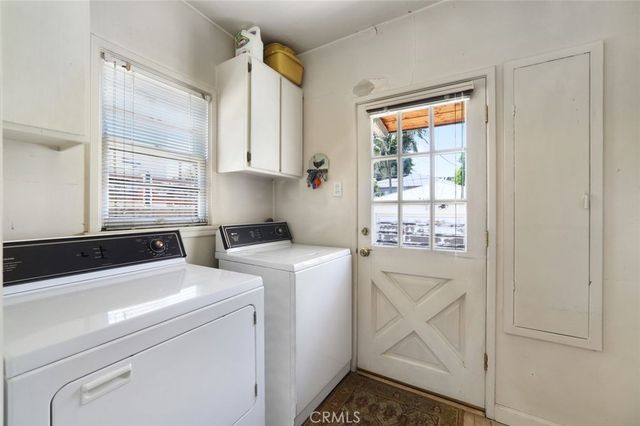 4427 Bakman Avenue, Studio City, CA 91602