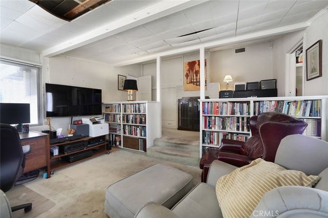 4427 Bakman Avenue, Studio City, CA 91602