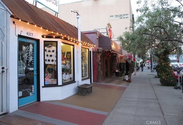4427 Bakman Avenue, Studio City, CA 91602