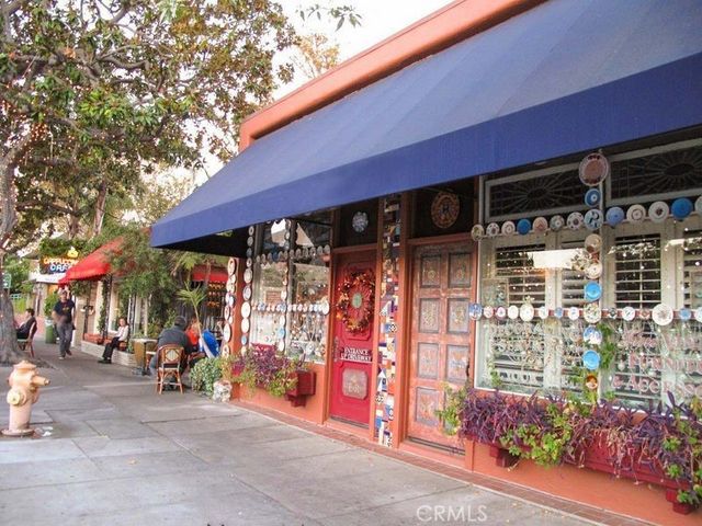 4427 Bakman Avenue, Studio City, CA 91602