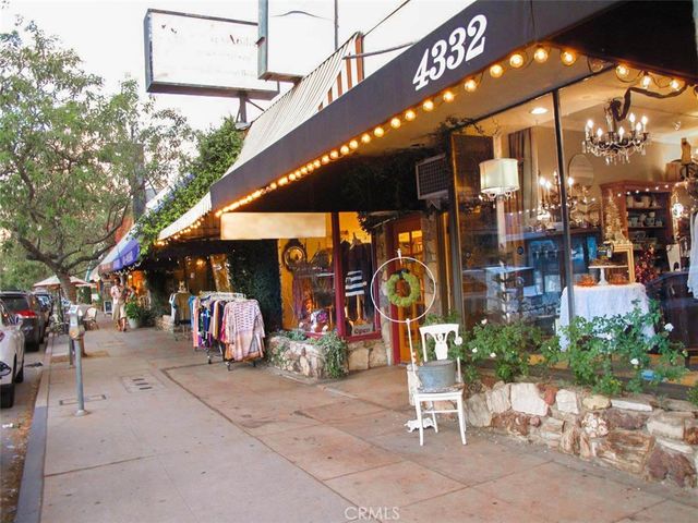 4427 Bakman Avenue, Studio City, CA 91602