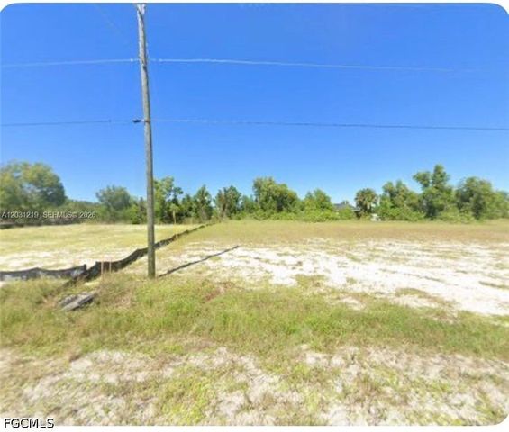 3513 NW 46 LN, Cape Coral, FL 33993