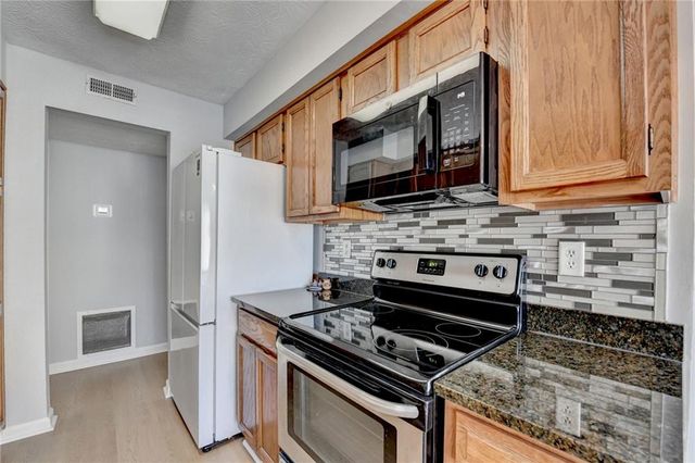 1304 Glenleaf Drive, Peachtree Corners, GA 30092