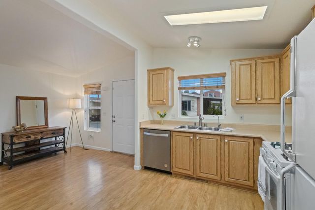 144 Holm Road 75, Watsonville, CA 95076