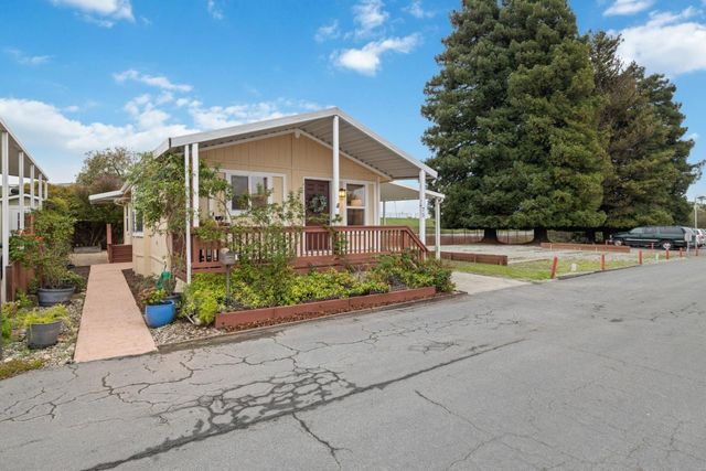 144 Holm Road 75, Watsonville, CA 95076