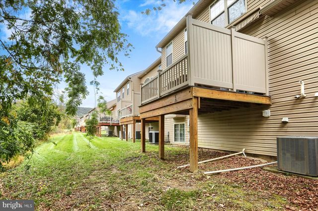 2652 GRACIE DR, Harrisburg, PA 17112