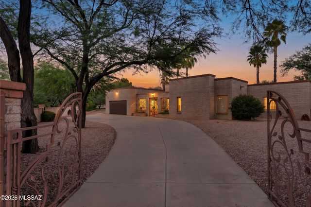 12513 E Jeffers Place, Tucson, AZ 85749
