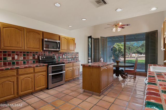 12513 E Jeffers Place, Tucson, AZ 85749