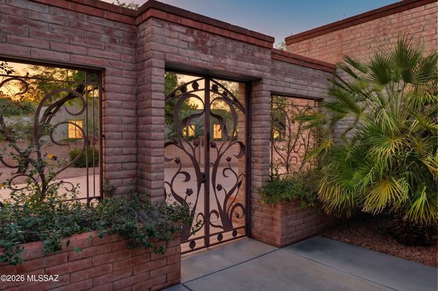 12513 E Jeffers Place, Tucson, AZ 85749