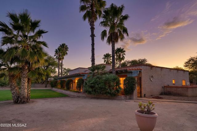 12513 E Jeffers Place, Tucson, AZ 85749