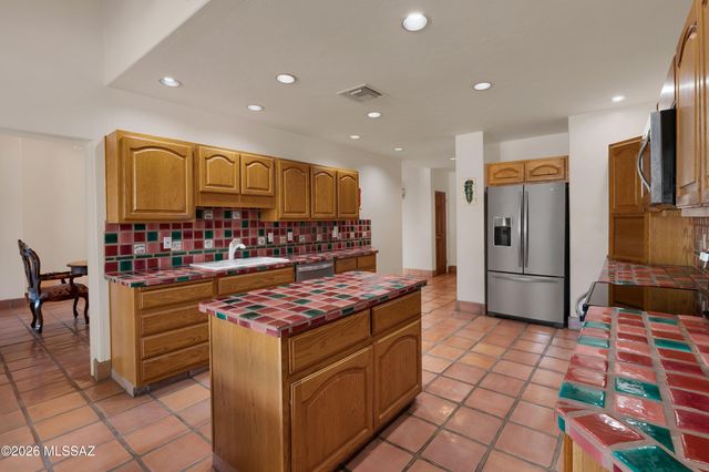 12513 E Jeffers Place, Tucson, AZ 85749