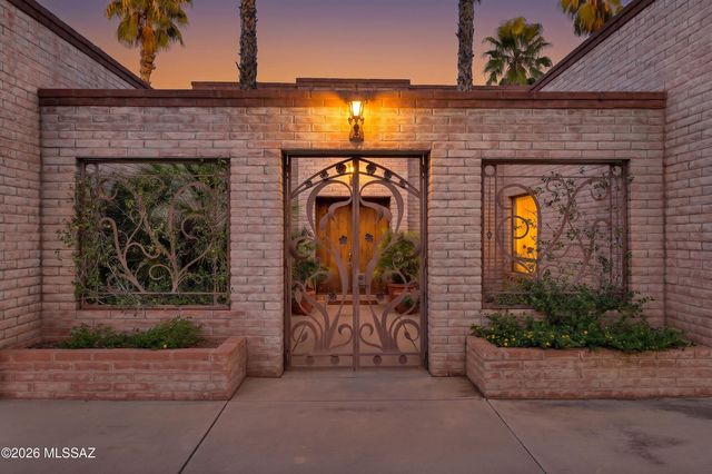 12513 E Jeffers Place, Tucson, AZ 85749