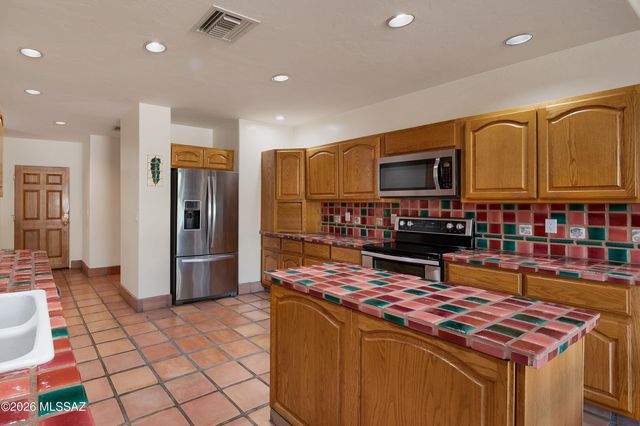 12513 E Jeffers Place, Tucson, AZ 85749