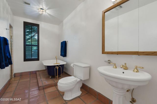 12513 E Jeffers Place, Tucson, AZ 85749