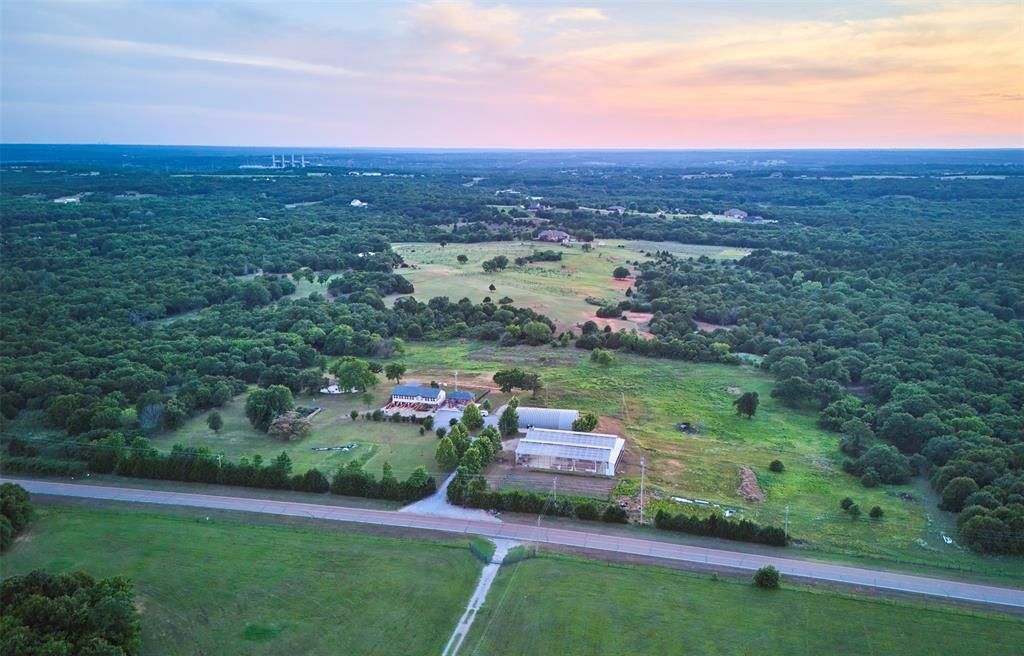 Image 42 of property listing at 22525 N Luther Road, Luther, OK 73054