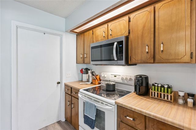 156 W Peach Ave, Kingsland, GA 31548