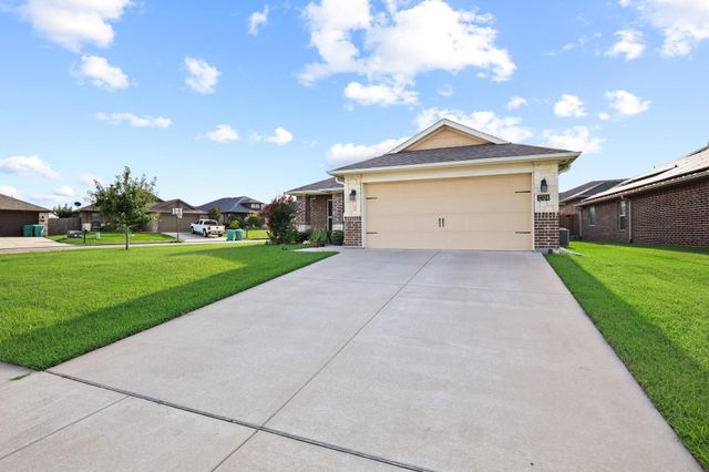 2324 Southridge Lane, Sherman, TX 75092