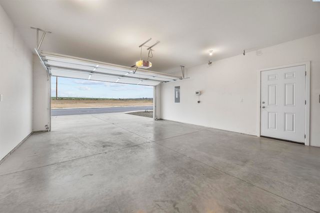 1344 14th St, Benton City, WA 99320