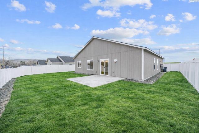 1344 14th St, Benton City, WA 99320