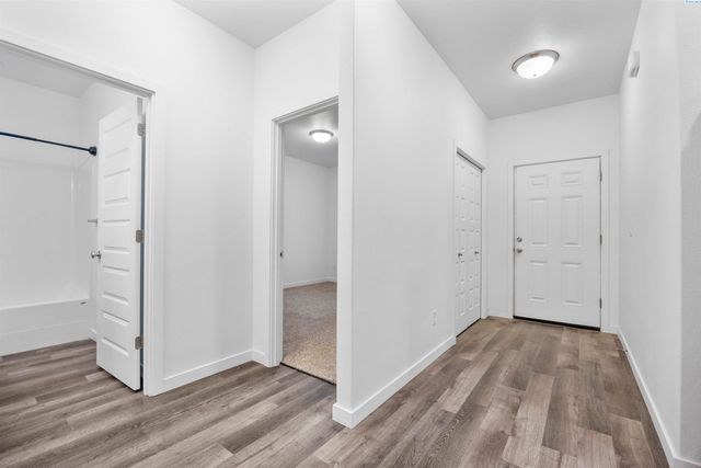 1344 14th St, Benton City, WA 99320