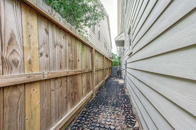 5723 Petty Street, Houston, TX 77007