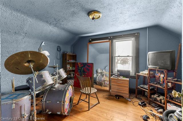 7004 Dodge Avenue, Warren, MI 48091