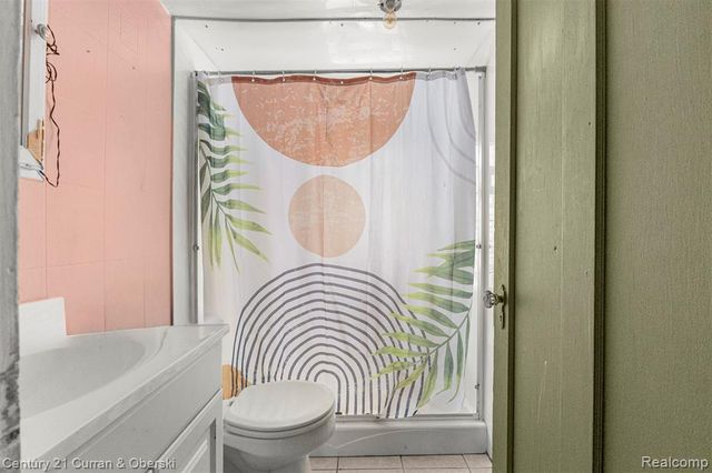 7004 Dodge Avenue, Warren, MI 48091