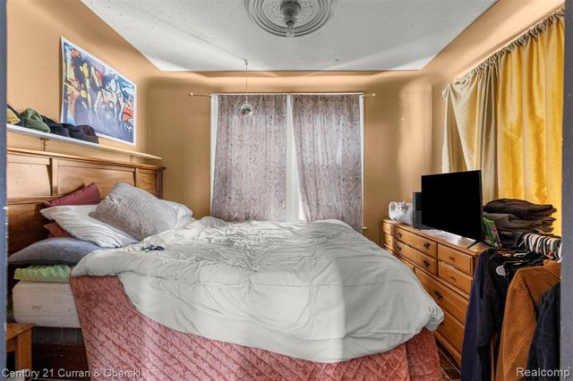 7004 Dodge Avenue, Warren, MI 48091