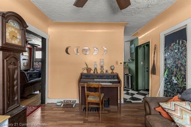 7004 Dodge Avenue, Warren, MI 48091