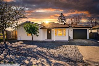 1128 Hearn Ave, Santa Rosa, CA 95407