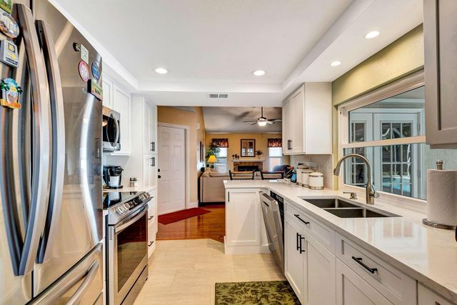 5302 19TH AVENUE W, Bradenton, FL 34209