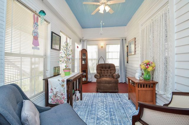 205 Main Street, Palacios, TX 77465