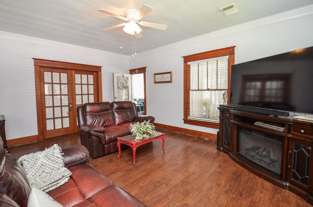 205 Main Street, Palacios, TX 77465