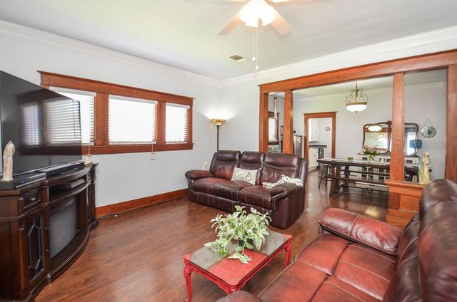 205 Main Street, Palacios, TX 77465
