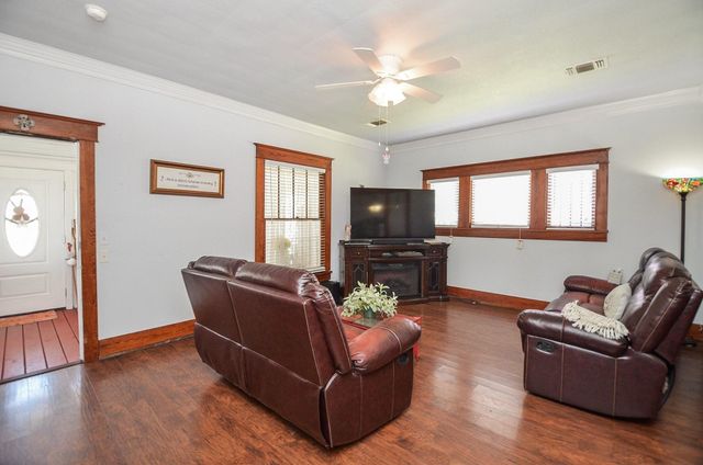 205 Main Street, Palacios, TX 77465