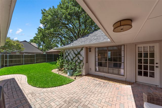 1800 Cross Bend Road, Plano, TX 75023