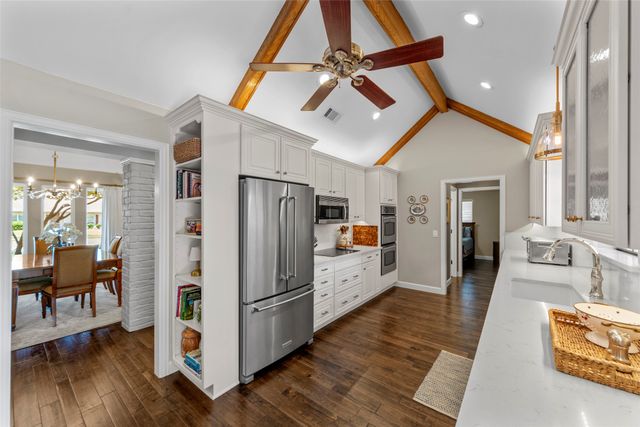 1800 Cross Bend Road, Plano, TX 75023