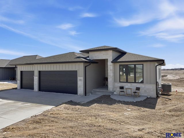 8041 Ephraem Place, Lincoln, NE 68516