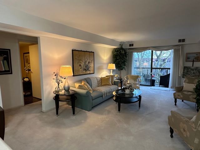840 Elder Road A414, Homewood, IL 60430