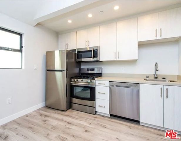 483 Washington Boulevard, Marina Del Rey, CA 90292