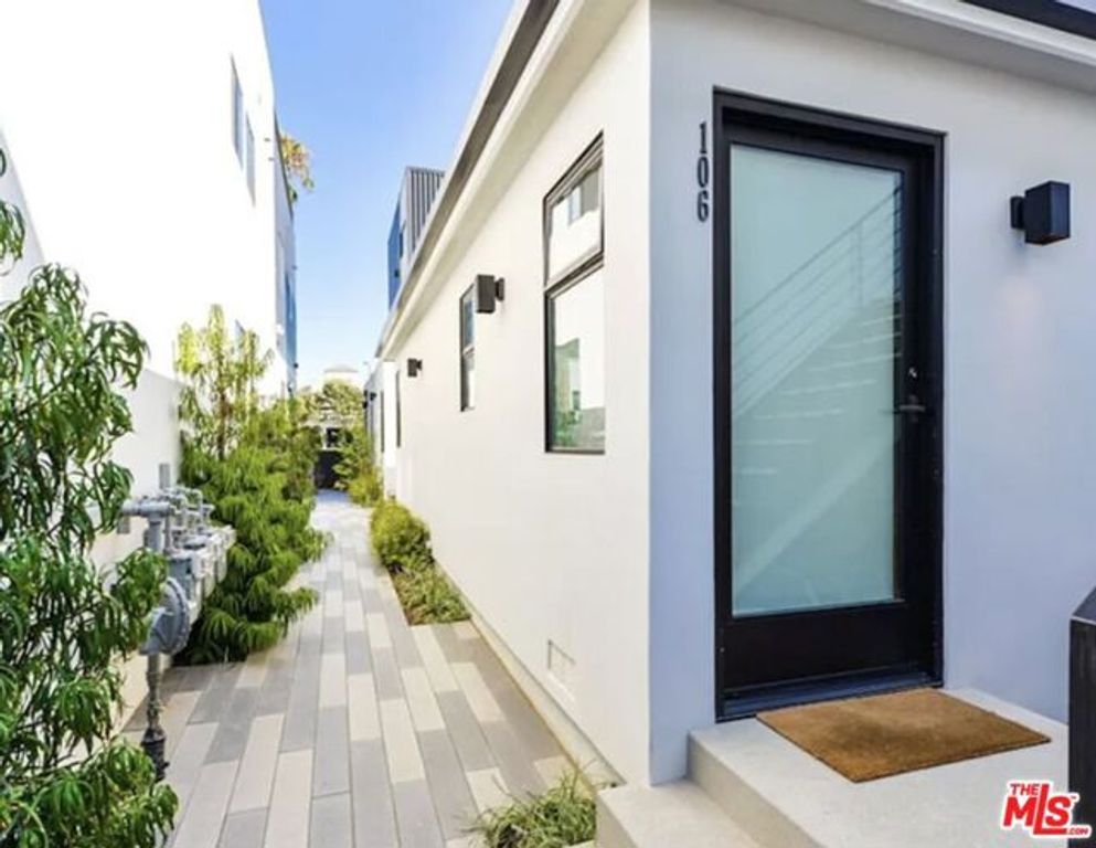 483 Washington Boulevard, Marina Del Rey, CA 90292