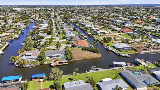 5357 Majestic CT, Cape Coral, FL 33904