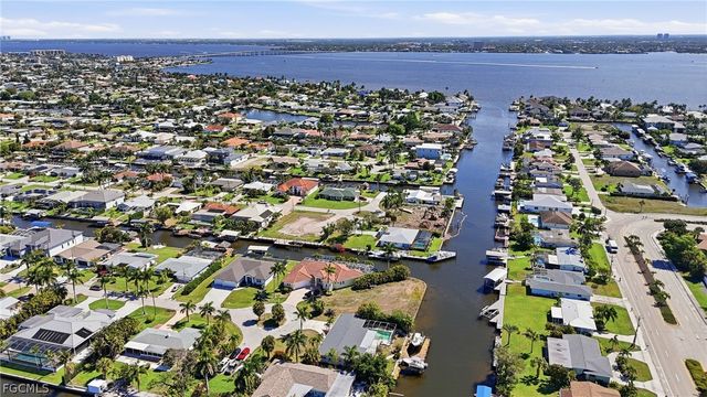 5357 Majestic CT, Cape Coral, FL 33904