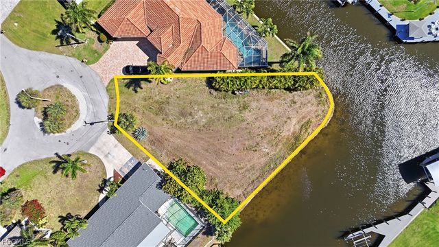 5357 Majestic CT, Cape Coral, FL 33904