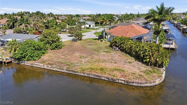 5357 Majestic CT, Cape Coral, FL 33904